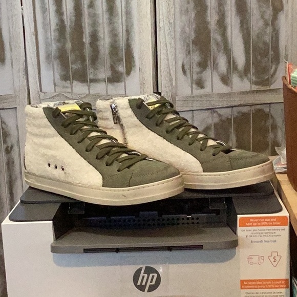 P448 like new sz. 39 Sherpa & leather sneakers - Picture 1 of 15